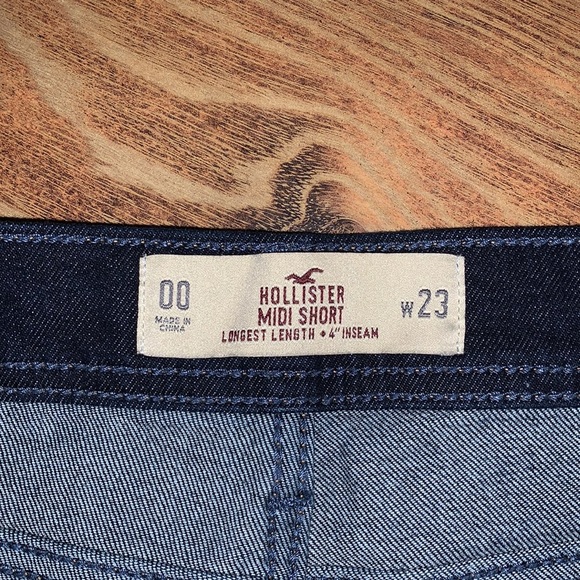 Hollister Midi Short 4” inseam - Picture 3 of 3